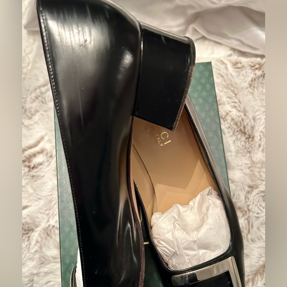 Vintage Gucci Decollete Silver Buckle Shoe - Picture 5 of 7